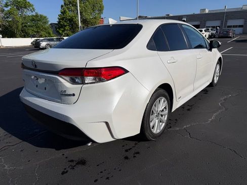 Used 2024 Toyota Corolla LE w/ LE Convenience Package AWD/4WD image 7