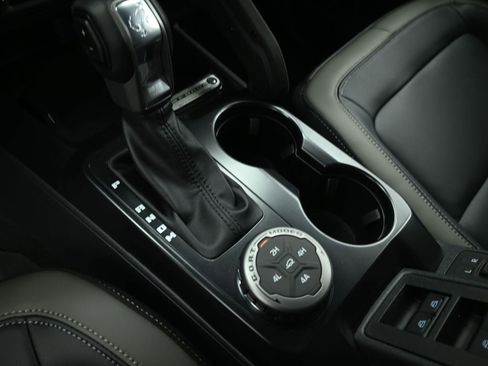 New 2026 Ford Bronco Outer Banks w/ Sasquatch Package image 19