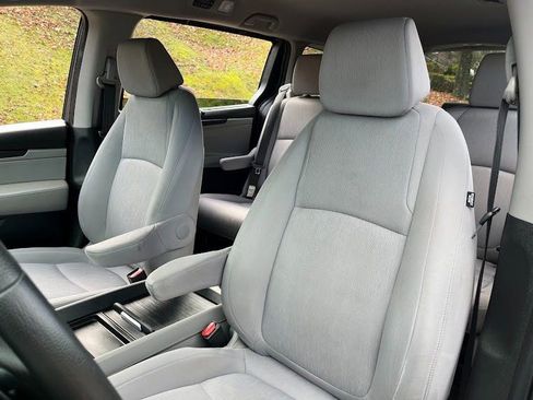 Used 2019 Honda Odyssey EX image 9