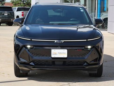 Used 2024 Chevrolet Equinox EV RS AWD/4WD image 2