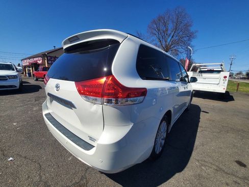 Used 2012 Toyota Sienna Limited w/ Premium Pkg image 5