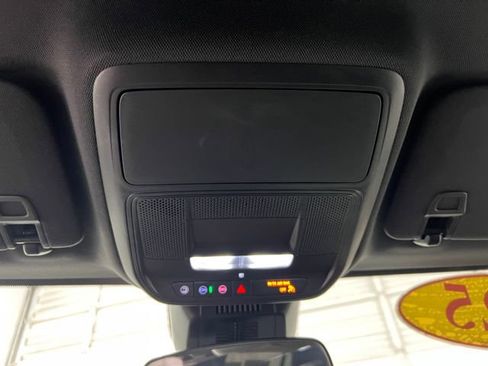 Used 2025 Chevrolet Equinox LT image 47