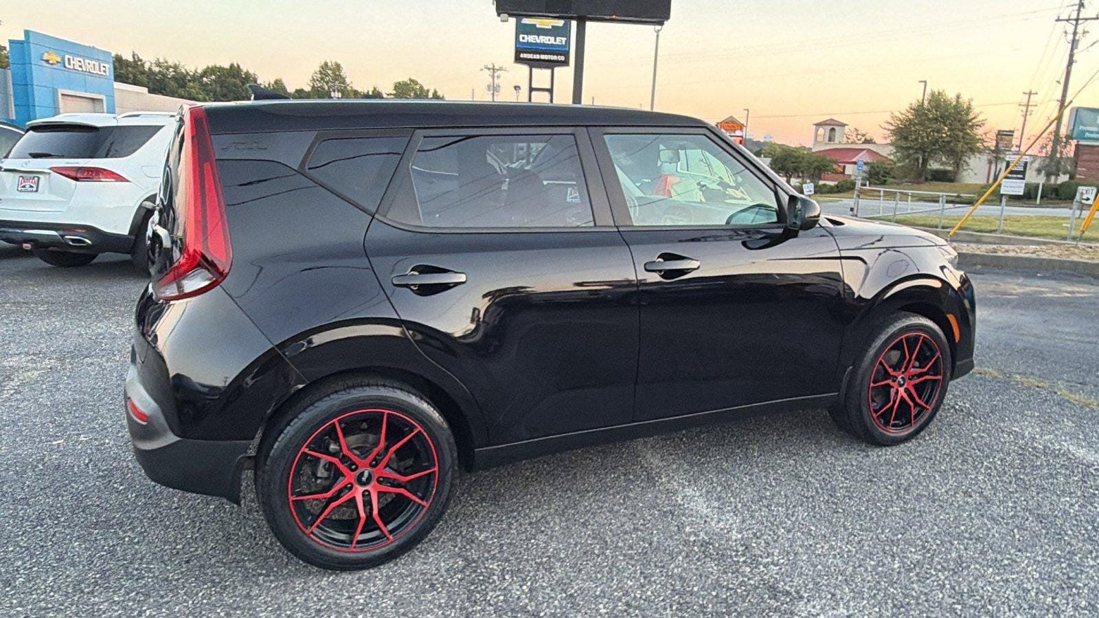 Used 2022 Kia Soul LX FWD image 8
