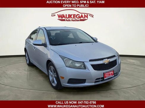 Used 2013 Chevrolet Cruze LT FWD image 3
