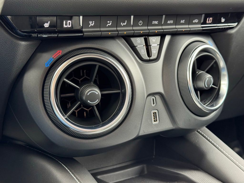 Used 2024 Chevrolet Blazer LT w/ Convenience Package FWD image 32