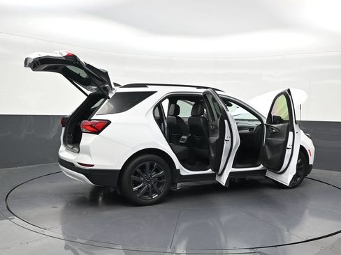 Used 2023 Chevrolet Equinox RS FWD image 31