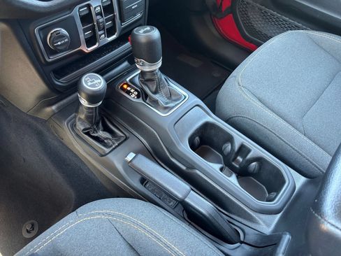 Used 2025 Jeep Wrangler Unlimited Sport AWD/4WD image 40