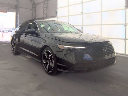 Used 2024 Honda Accord Sport image 2