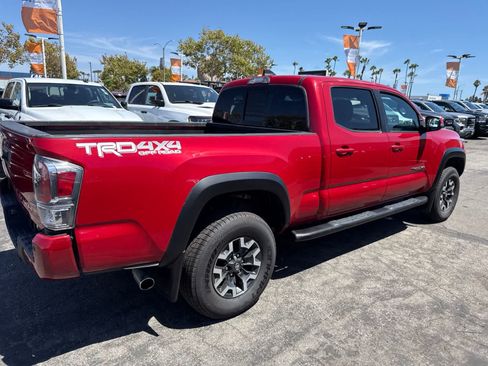 Used 2022 Toyota Tacoma TRD Off-Road w/ TRD Premium Off Road Package AWD/4WD image 10