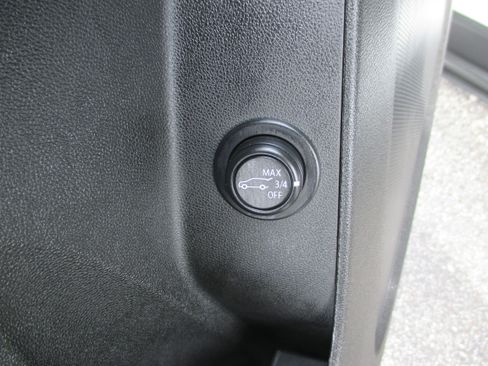 Used 2023 Chevrolet Equinox LT image 14