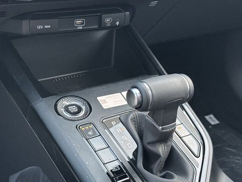 New 2025 Kia Niro EX Touring image 31