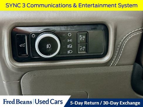Used 2024 Ford Explorer Platinum w/ Technology Package AWD/4WD image 13