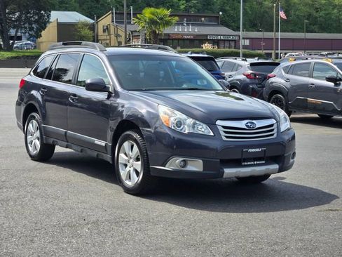 Used 2010 Subaru Outback 2.5i Limited AWD/4WD image 1