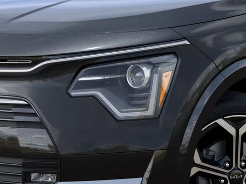 New 2025 Kia Niro EX Touring image 10
