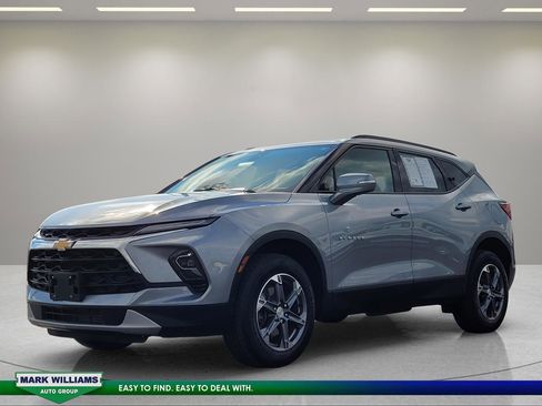 Used 2023 Chevrolet Blazer LT FWD image 8