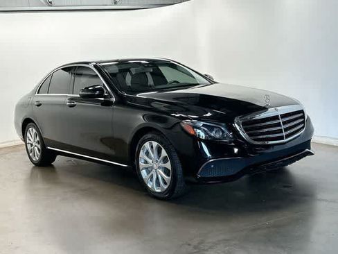 Used 2017 Mercedes-Benz E 300 4MATIC w/ Premium 2 Package image 32