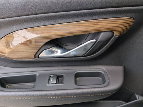 Used 2021 GMC Terrain SLE w/ Driver Convenience Package image 22