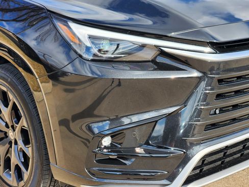 New 2026 Lexus TX 500h AWD image 5