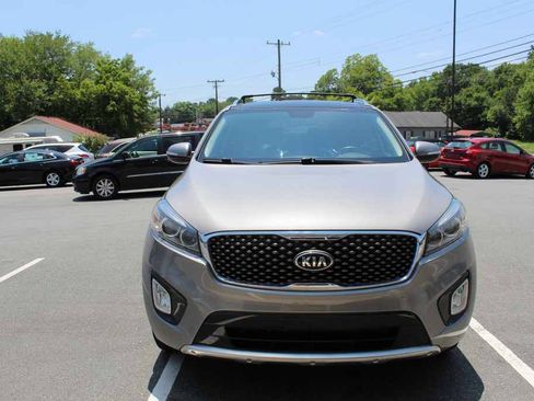 Used 2016 Kia Sorento SX FWD image 2