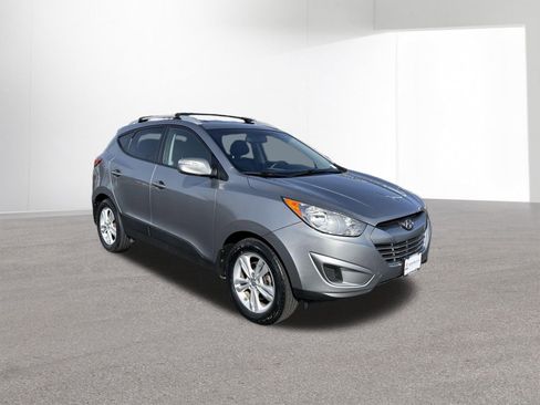 Used 2012 Hyundai Tucson GLS FWD image 2