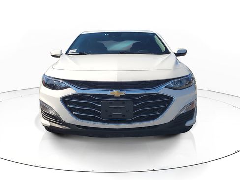 Used 2024 Chevrolet Malibu LT image 2