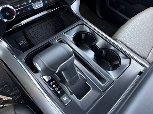 Used 2025 Ford F150 Lariat w/ Equipment Group 502A High image 24