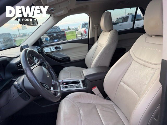 Used 2022 Ford Explorer Platinum w/ Equipment Group 601A AWD/4WD image 17