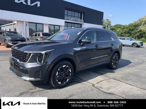 Used 2025 Kia Sorento S FWD image 1