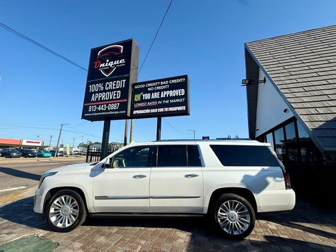 Used 2019 Cadillac Escalade ESV Platinum image 4