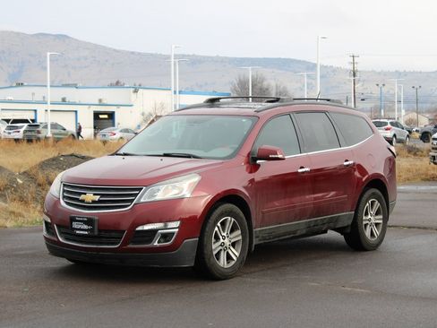 Used 2016 Chevrolet Traverse LT w/ LPO, 'HIT The Road' Package image 8