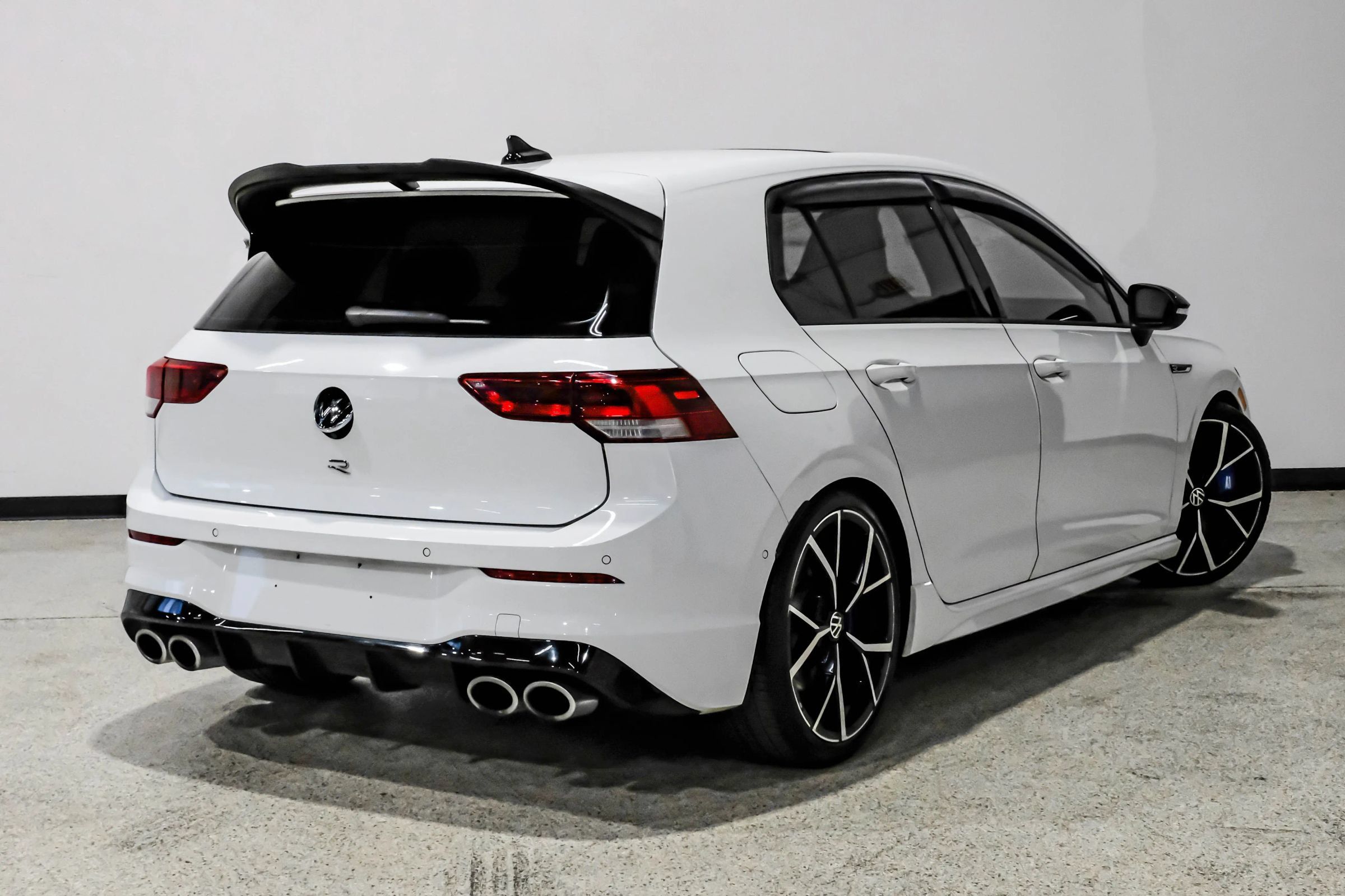 Used 2022 Volkswagen Golf R AWD/4WD image 5