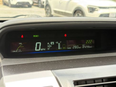 Used 2012 Toyota Prius V Five FWD image 31