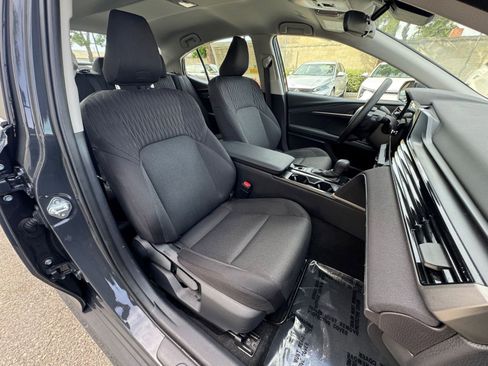 Used 2025 Toyota Camry LE image 35