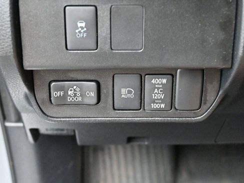 Used 2020 Toyota Tacoma TRD Sport RWD image 25