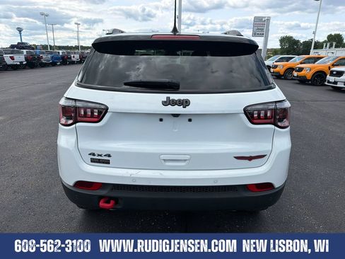 Used 2025 Jeep Compass Trailhawk AWD/4WD image 4