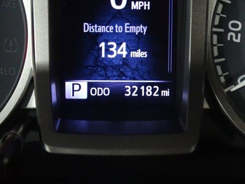Used 2021 Toyota Tacoma SR5 RWD image 37