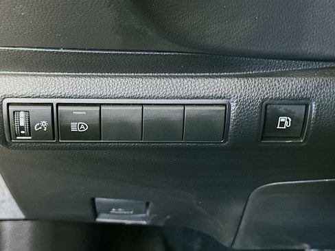 Used 2024 Toyota Corolla LE w/ LE Convenience Package image 17