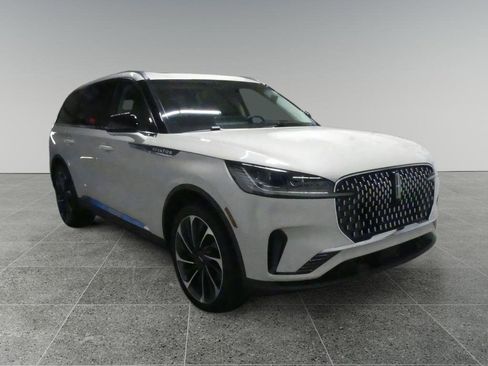 New 2025 Lincoln Aviator Reserve w/ Illumination Package image 1
