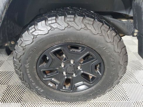Used 2015 Jeep Wrangler Sport AWD/4WD image 9