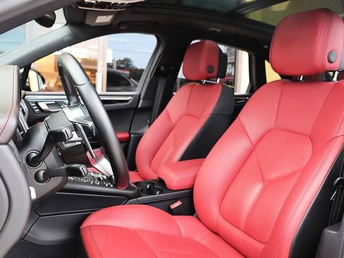 Used 2018 Porsche Macan AWD/4WD image 10