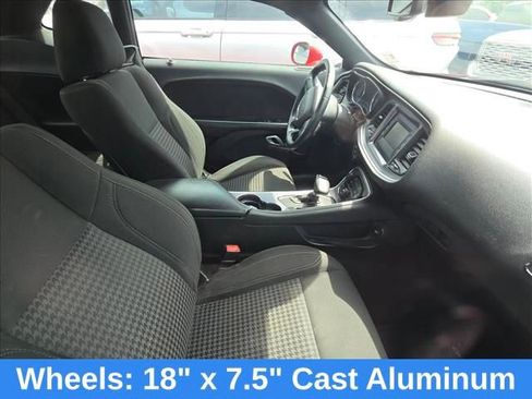 Used 2017 Dodge Challenger SXT RWD image 19