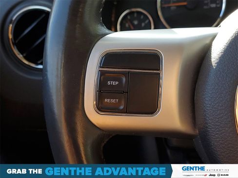 Used 2017 Jeep Compass Latitude image 13