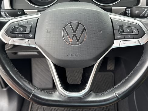 Used 2020 Volkswagen Atlas Cross Sport SE w/ Panoramic Sunroof Package image 16