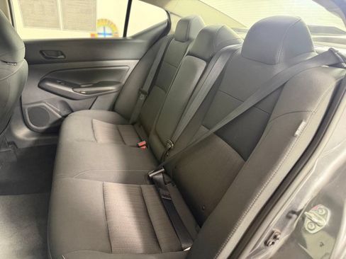 Used 2025 Nissan Altima 2.5 SV FWD image 15