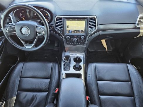 Used 2018 Jeep Grand Cherokee Limited image 25