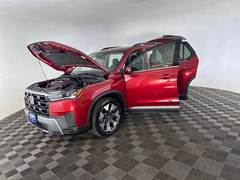 Certified 2026 Honda Pilot Touring image 11