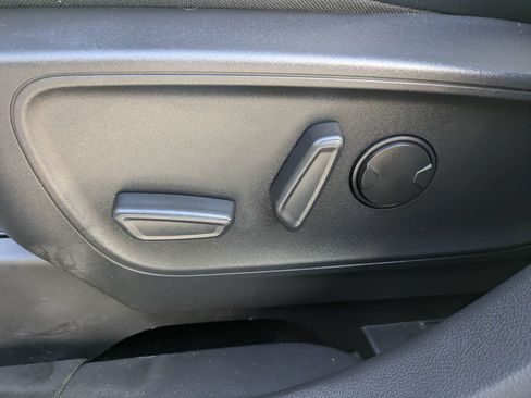 Used 2022 Ford Escape SEL FWD image 25