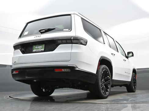 New 2026 Jeep Grand Wagoneer Limited AWD/4WD image 16