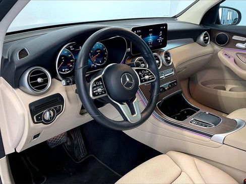 Certified 2022 Mercedes-Benz GLC 300 image 17