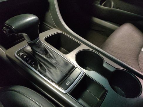 Used 2018 Kia Optima S FWD image 26